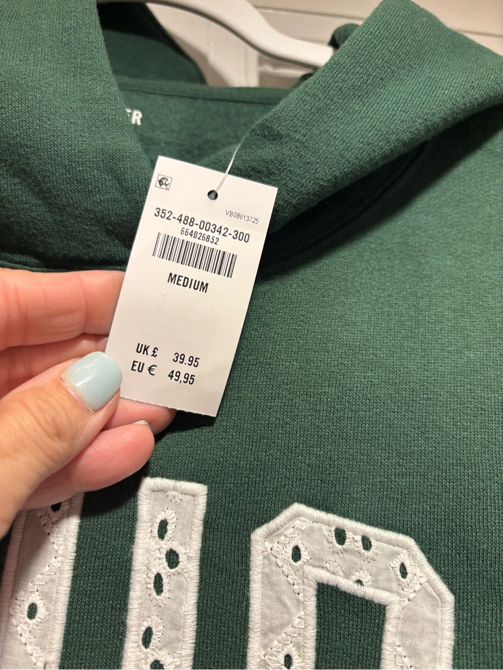 Hollister Green "Senior" Hooded Sweatshirt - Size Medium NWT - Picture 7 of 10